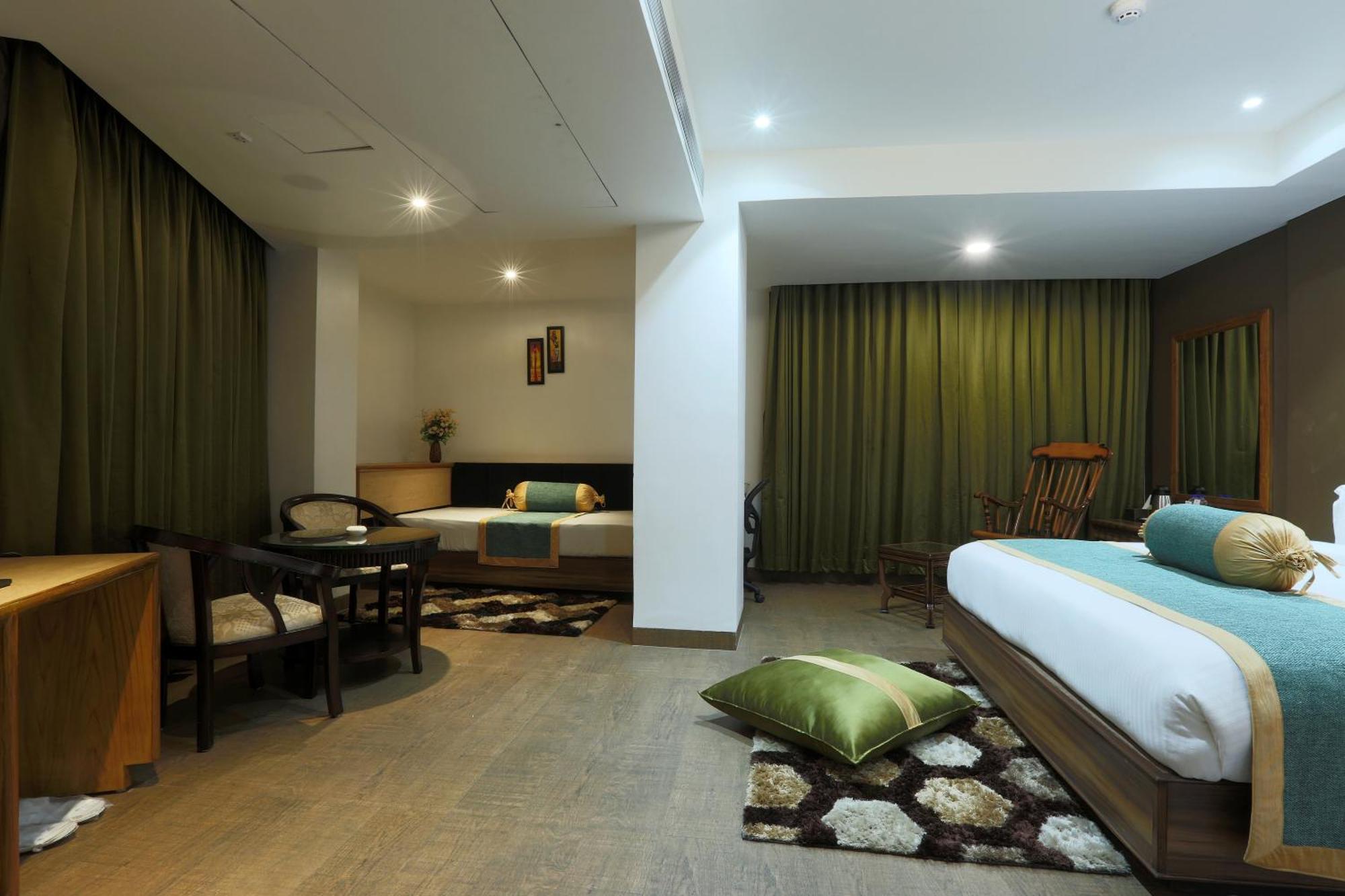 Cardinal Express Oxmo Igi Airport Delhi 4* New Delhi