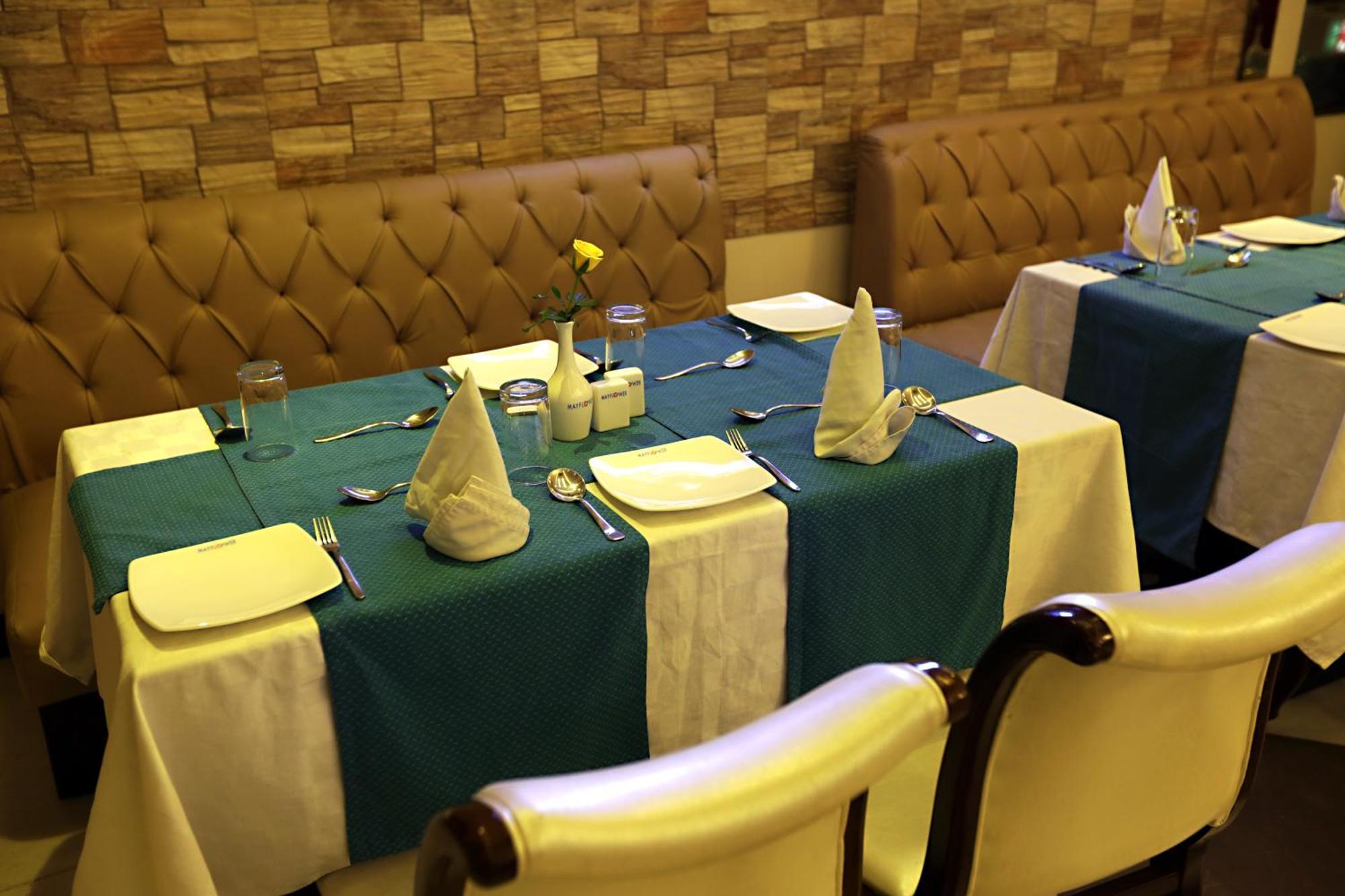 Cardinal Express Oxmo Igi Airport Delhi Hotel 4*